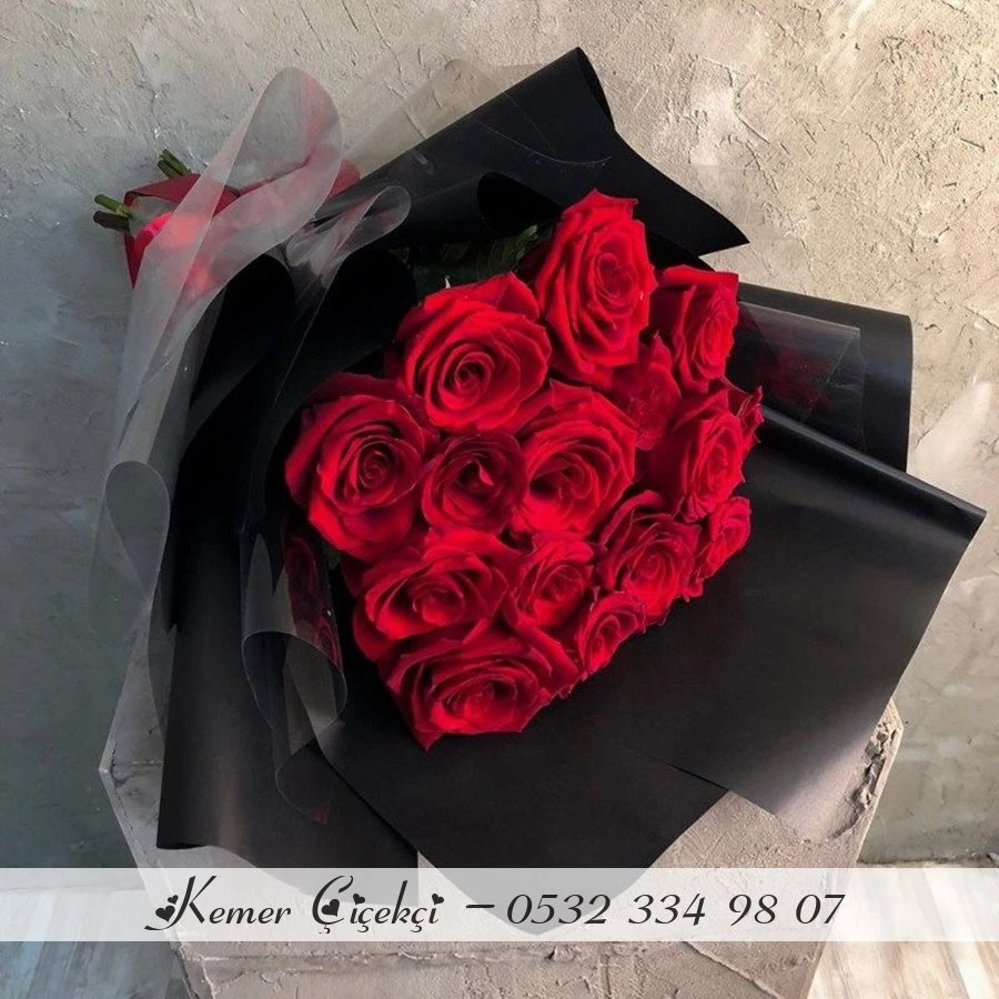 15 Adet Kirmizi Gül Buketi̇