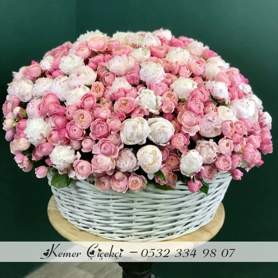 301 Adet Karişik Çi̇çek Sepeti̇