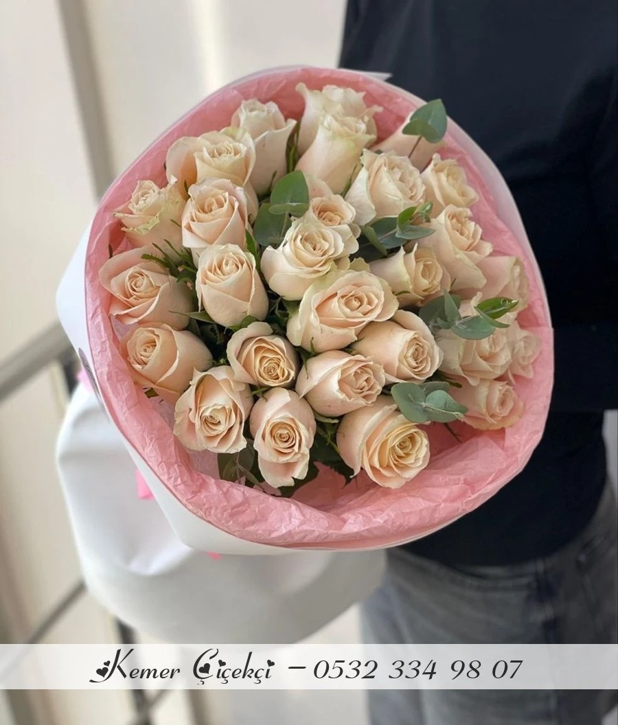31 Adet Krem Renk Gül Buketi̇