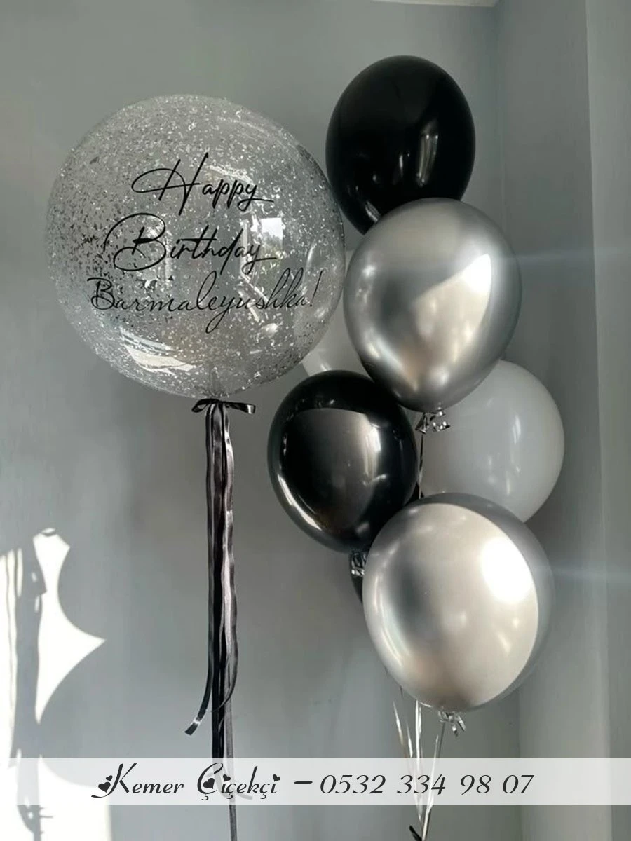 7 mittelgroße, 1 große Happy Birthday
