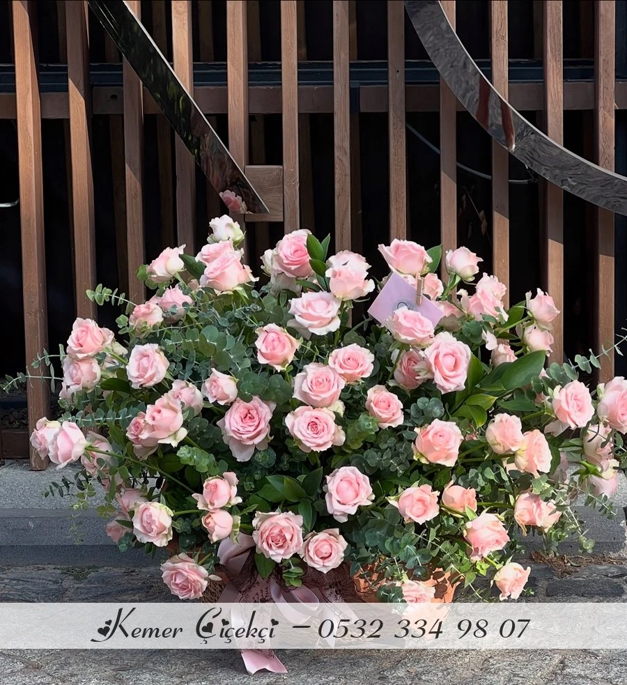 Hasir Sepette 101 Adet Pembe Gül