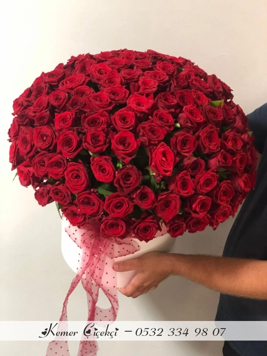 Kutuda 101 Adet Gül