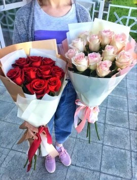 11 Beyaz 9 Kırmızı Gül Buketi