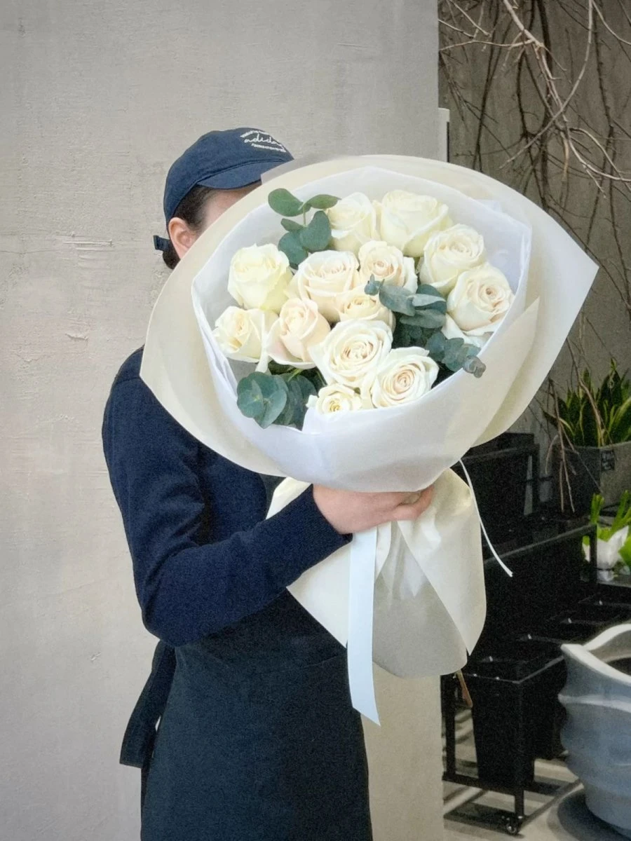 13 Adet Beyaz Gül Buket