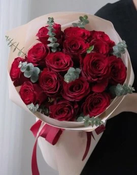 15 Kırmızı Gül Buketi